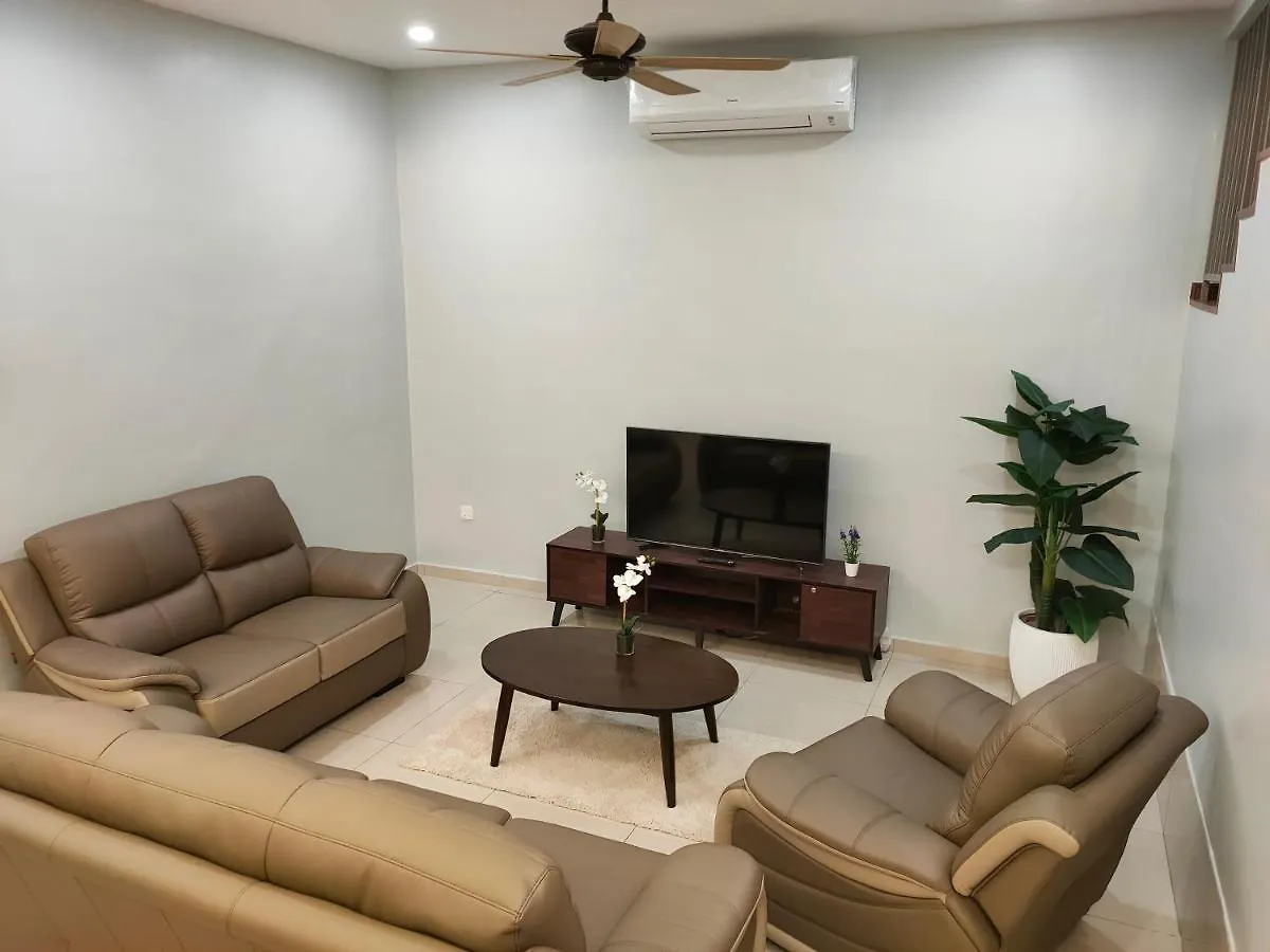 Вилла 58 Kota Laksamana - Near Jonker Street For 10 To 15 Pax Малакка